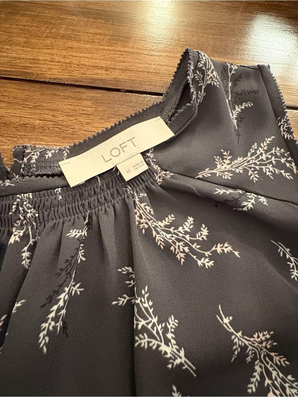 Lot of 3 Ann Taylor LOFT Sleeveless Blouses - Picture 5 of 7